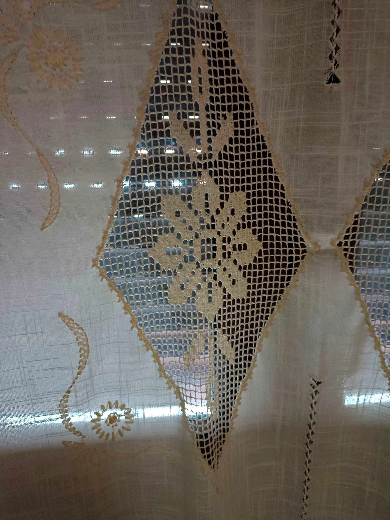 Rideau brodé avec dentelle – photo 2
